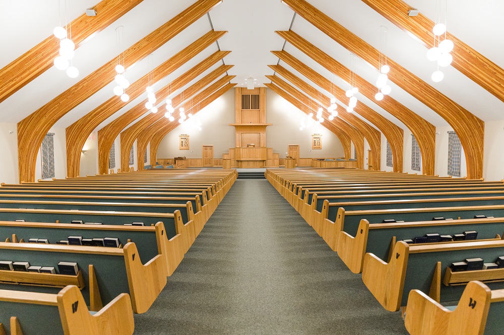 Foto: interieur N.R.C. Picture Butte (Canada). Deze gemeente bestaat 3 juni 25 jaar.