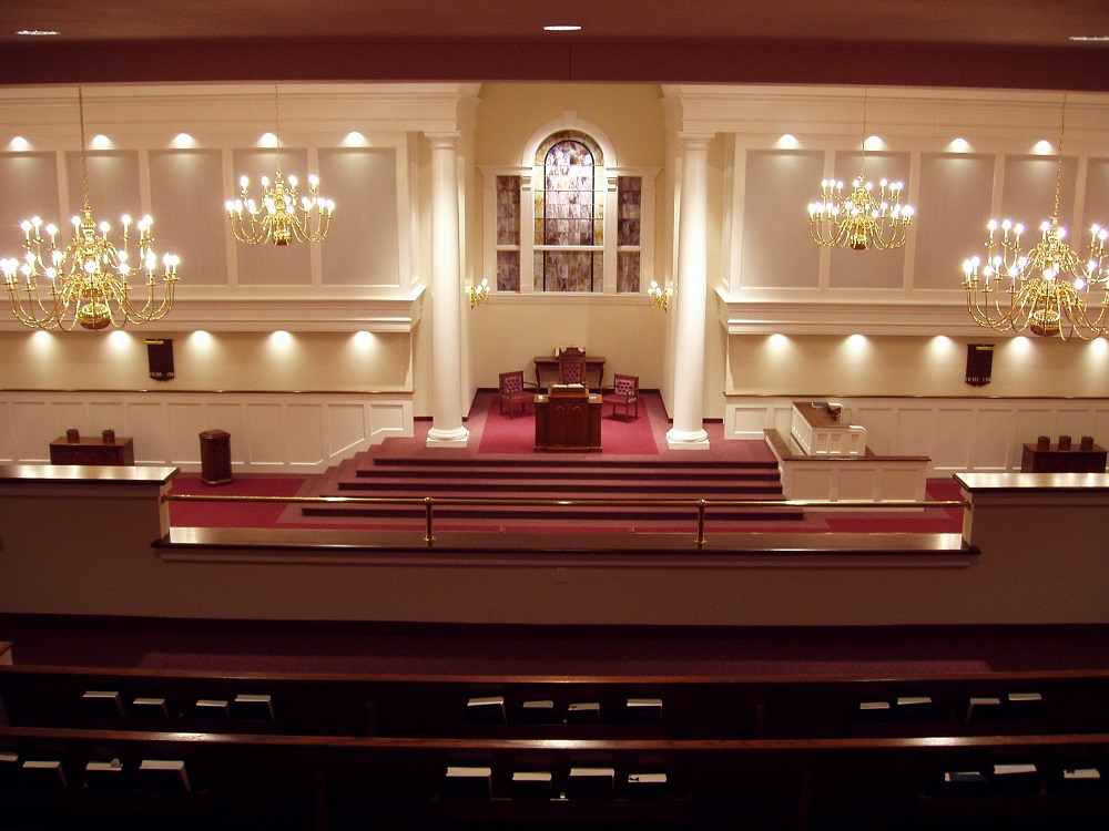 Foto: interieur kerkgebouw Grand Rapids Beckwith (USA). In deze kerk komt het curatorium deze week bijeen voor toelating studenten.