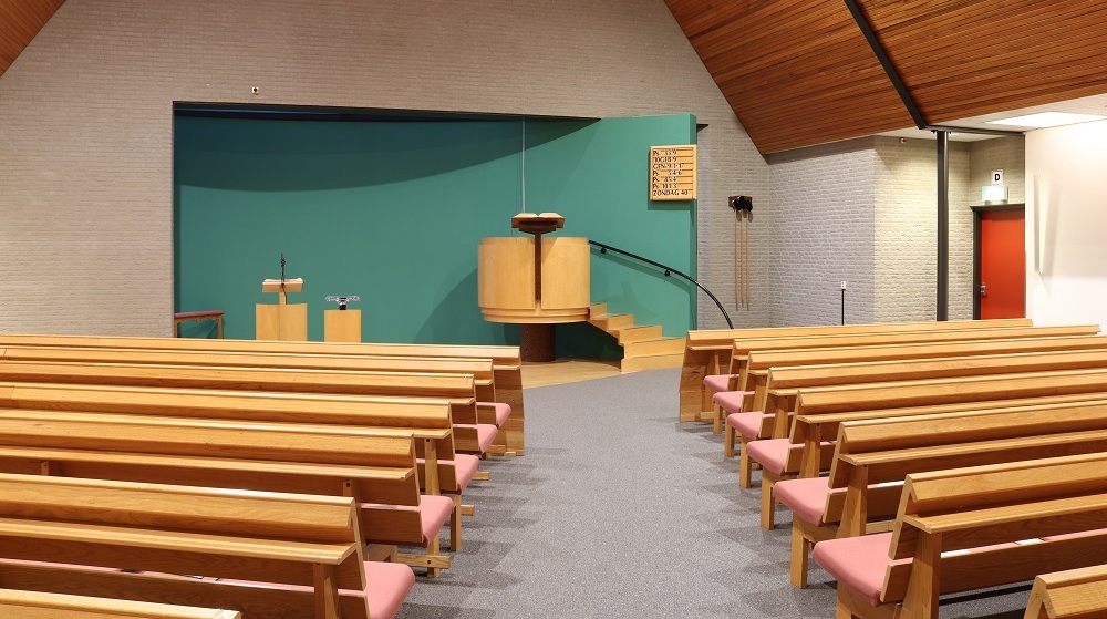 Foto: interieur GG Ooltgensplaat (Goeree-Overflakkee). De gemeente is geïnstitueerd in 1946 en bestaat nu 80 jaar.