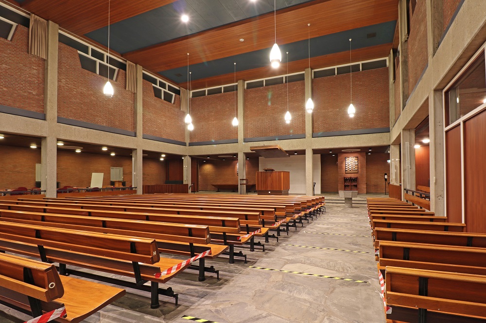 De stad Rotterdam telt 4 gemeenten en een evangelisatiepost. In Zuidwijk ligt de Bethelkerk (foto).