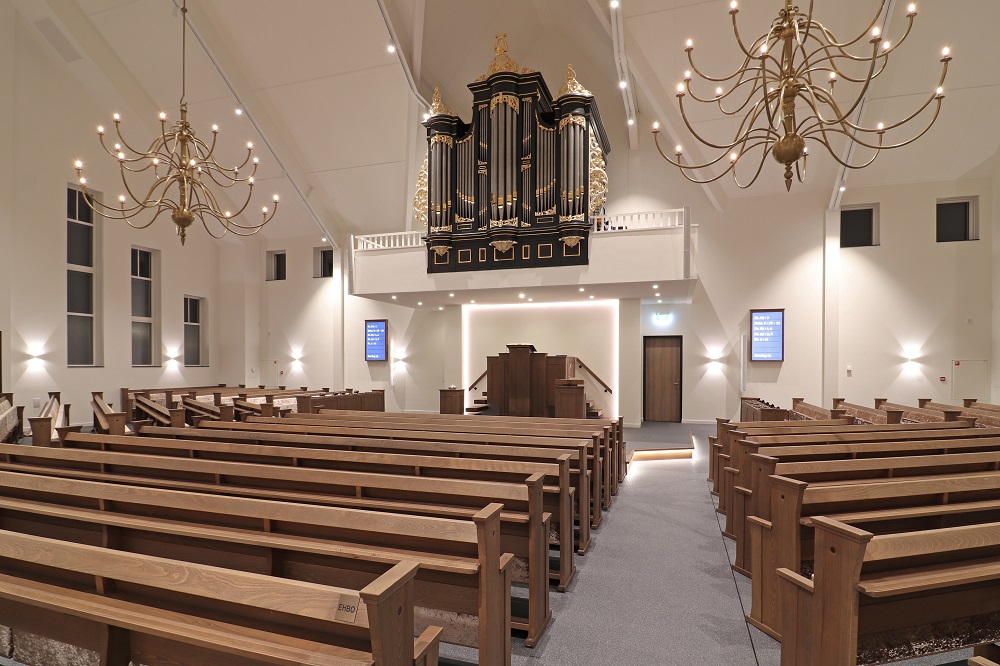 De provincie Noord-Brabant telt 7 gemeenten. Een daarvan is Veen, waar in 2023 een nieuw kerkgebouw in gebruik werd genomen (foto).